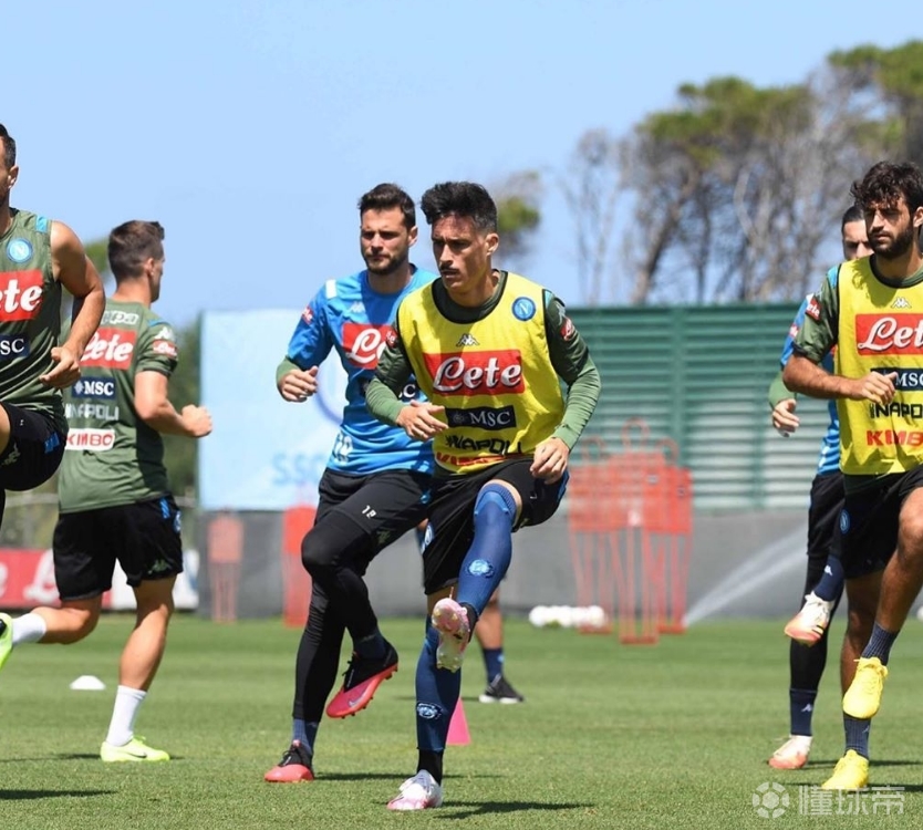 意大利杯倒计时，斯图加特冲刺阶段复出首秀，细节引发关注，震撼外界，资深球员宣示担当 